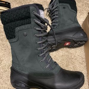 North face boots size 9